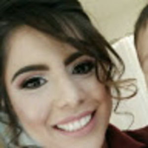 Meet your Posher, Estephanie